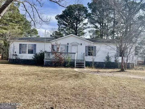 201 Royal Arbor Ct, Byron, GA 31008