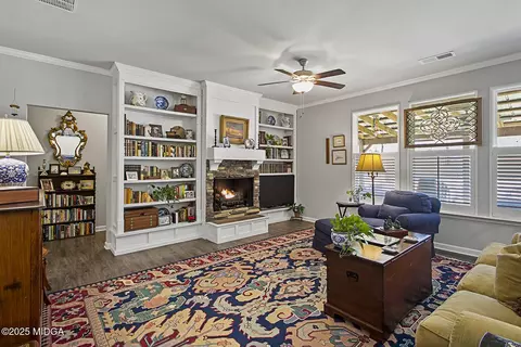Living - 205 Conner Ct, Macon, GA 31210 photo 1 of 3