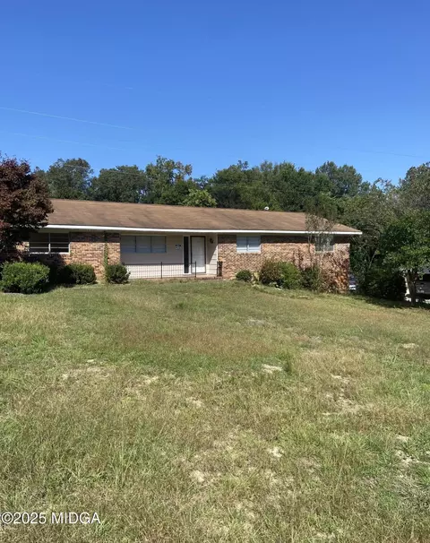 3881 Woodside Dr, Macon, GA 31206
