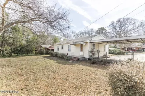 Exterior - 110 Pine Dr, Warner Robins, GA 31088 photo 5 of 8