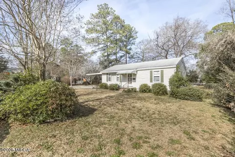 Exterior - 110 Pine Dr, Warner Robins, GA 31088 photo 1 of 8