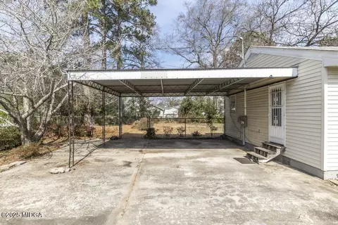Exterior - 110 Pine Dr, Warner Robins, GA 31088 photo 2 of 8