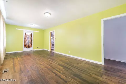 Living - 110 Pine Dr, Warner Robins, GA 31088 photo 1 of 3