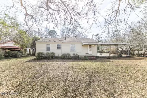 Exterior - 110 Pine Dr, Warner Robins, GA 31088 photo 6 of 8