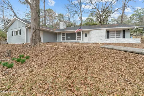 1729 Waverland Cir, Macon, GA 31211