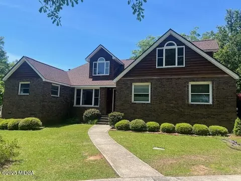 146 E Lakeview Dr NE, Milledgeville, GA 31061