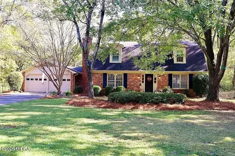571 Commanche Dr, Macon, GA 31210