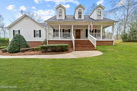 199 Hidden Lakes Dr, Gray, GA 31032