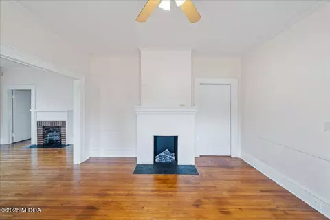 Living - 313 Corbin Ave, Macon, GA 31204 photo 3 of 8
