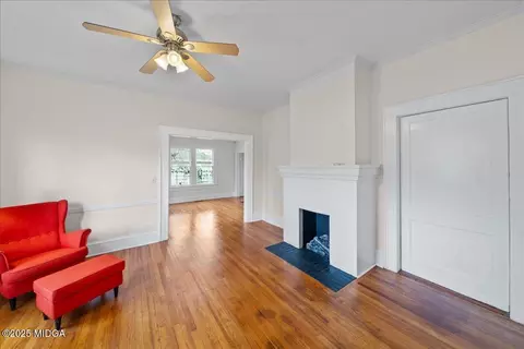 Living - 313 Corbin Ave, Macon, GA 31204 photo 6 of 8