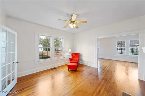 Living - 313 Corbin Ave, Macon, GA 31204 photo 7 of 8