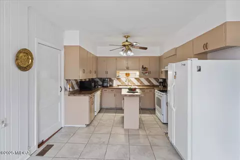 Kitchen - 313 Corbin Ave, Macon, GA 31204 photo 3 of 5