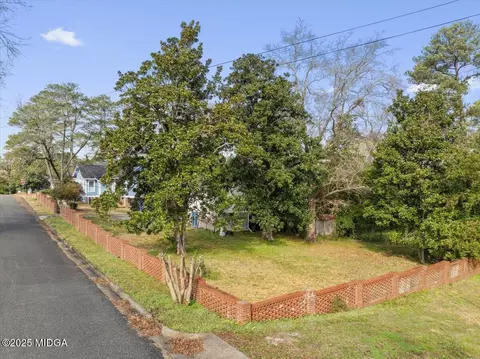 Exterior - 313 Corbin Ave, Macon, GA 31204 photo 2 of 11