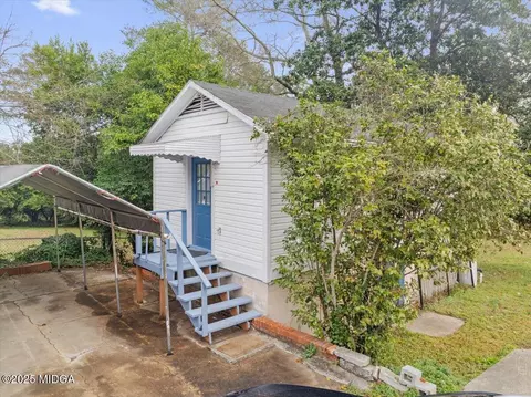 Exterior - 313 Corbin Ave, Macon, GA 31204 photo 3 of 11