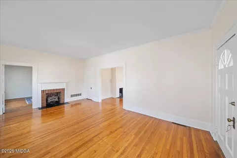 Living - 313 Corbin Ave, Macon, GA 31204 photo 1 of 8