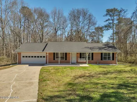 633 Iris Lake Rd, Mcdonough, GA 30252
