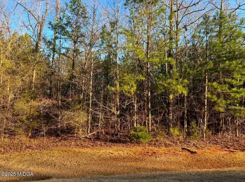 113 Gardens Dr, Forsyth, GA 31029
