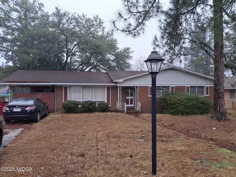 3277 Pasadena Dr, Macon, GA 31211