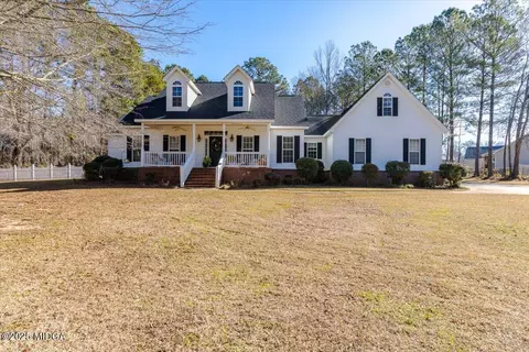 169 Clinton Crossing Dr, Gray, GA 31032