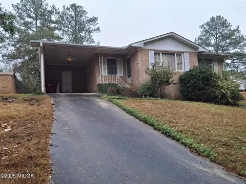 3271 Commodore Dr, Macon, GA 31211