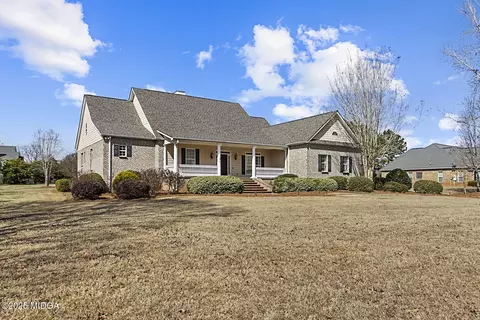 131 Essex Pl, Forsyth, GA 31029