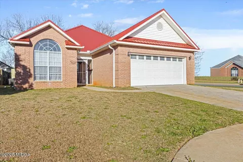 118 Monticello Dr, Byron, GA 31008