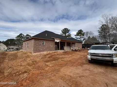 72 River Ridge Dr, Hawkinsville, GA 31036