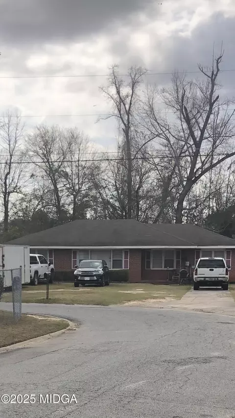1832 Sussex Dr, Macon, GA 31206