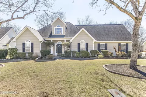 528 Grove Ln, Kathleen, GA 31047