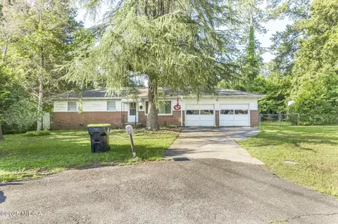 106 Eleanor Cir, Warner Robins, GA 31088