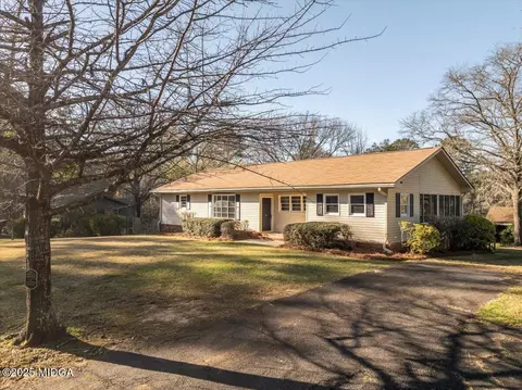 1751 Ben Hill Dr, Macon, GA 31211