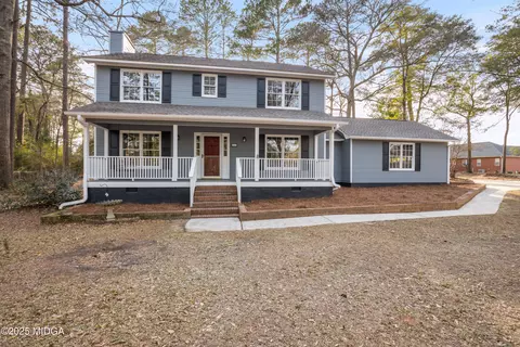 201 Habersham Ln, Perry, GA 31069