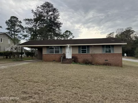 1121 Creekwood Dr, Perry, GA 31069