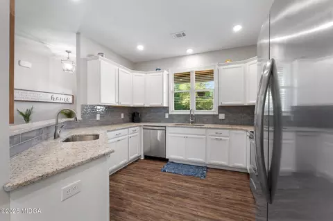 Kitchen - 107 Westbrook Ct, Jackson, GA 30233 photo 1 of 3