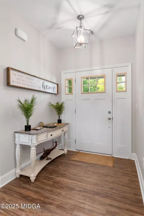 Entry Way - 107 Westbrook Ct, Jackson, GA 30233 photo 2 of 2