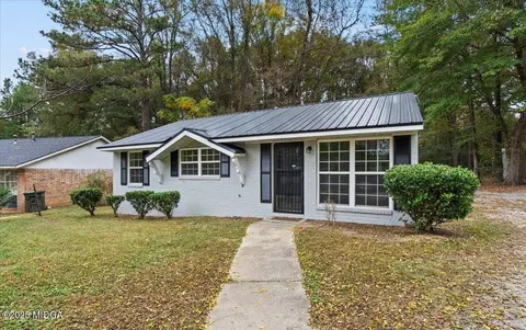 858 Clements St, Thomson, GA 30824