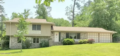 2948 Thornwood Dr, Macon, GA 31204