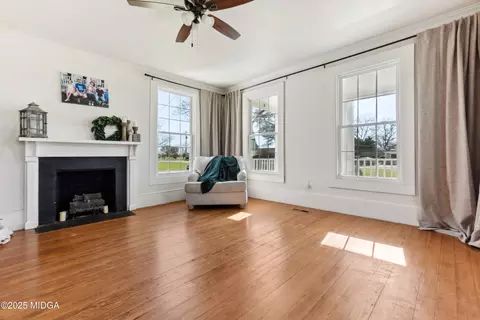 Living - 123 Abney Rd, Cochran, GA 31014 photo 1 of 3