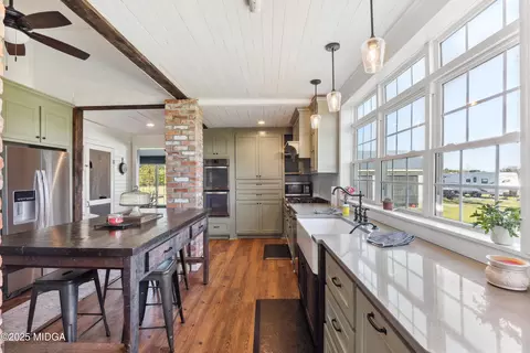 Kitchen - 123 Abney Rd, Cochran, GA 31014 photo 3 of 9