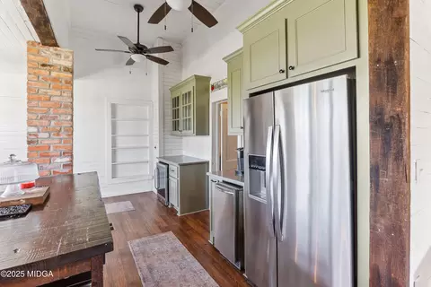 Entry Way - 123 Abney Rd, Cochran, GA 31014 photo 3 of 4