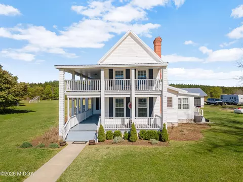 Exterior - 123 Abney Rd, Cochran, GA 31014 photo 2 of 15