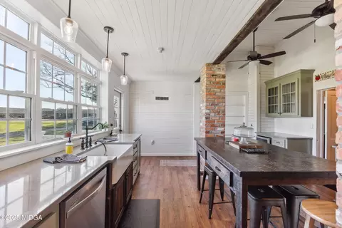 Kitchen - 123 Abney Rd, Cochran, GA 31014 photo 7 of 9