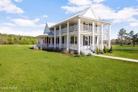Exterior - 123 Abney Rd, Cochran, GA 31014 photo 4 of 15