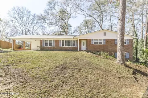 1035 S Pine Knoll Dr, Macon, GA 31204