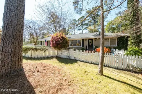 828 Forest Ridge Dr W, Macon, GA 31204
