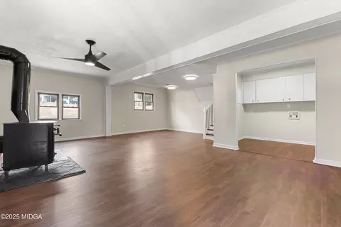 Living - 209 Juniper Rd, Warner Robins, GA 31093 photo 13 of 13