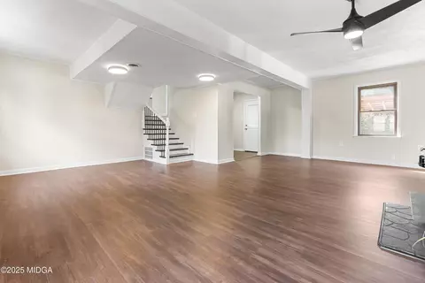 Living - 209 Juniper Rd, Warner Robins, GA 31093 photo 9 of 13