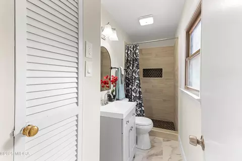 Bath - 209 Juniper Rd, Warner Robins, GA 31093 photo 1 of 6