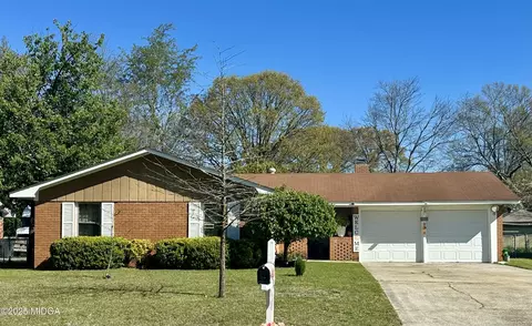 101 Monteigo Ct, Centerville, GA 31028