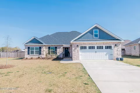 203 Remington Dr, Kathleen, GA 31047